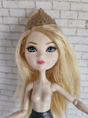 Mattel Vintage Ever After High Getting Fairest Apple White Fashion Doll